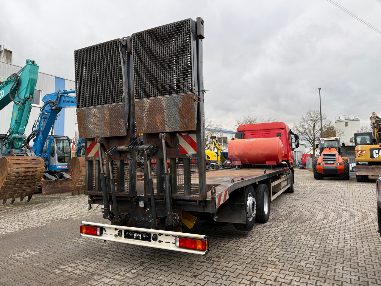 Iveco AS260S45 Baumaschinentransporter hydr. Rampe - Autotransportues: foto 5 Iveco AS260S45 Baumaschinentransporter hydr. Rampe - Autotransportues: foto 5