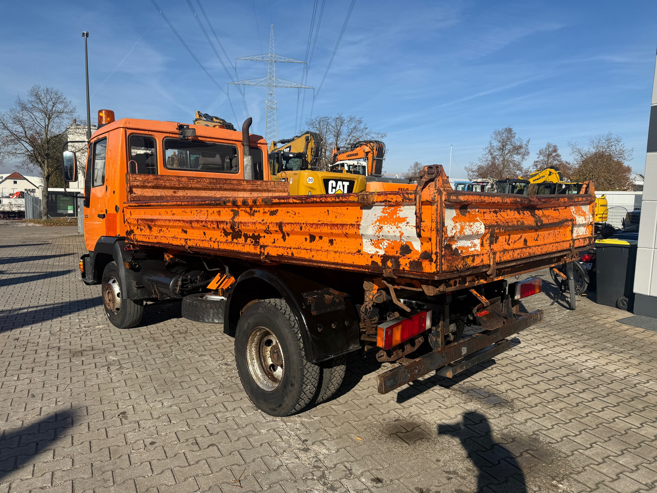 MAN 8.163 L2000 3-Seiten-Kipper AHK - Kamion vetëshkarkues: foto 5 MAN 8.163 L2000 3-Seiten-Kipper AHK - Kamion vetëshkarkues: foto 5