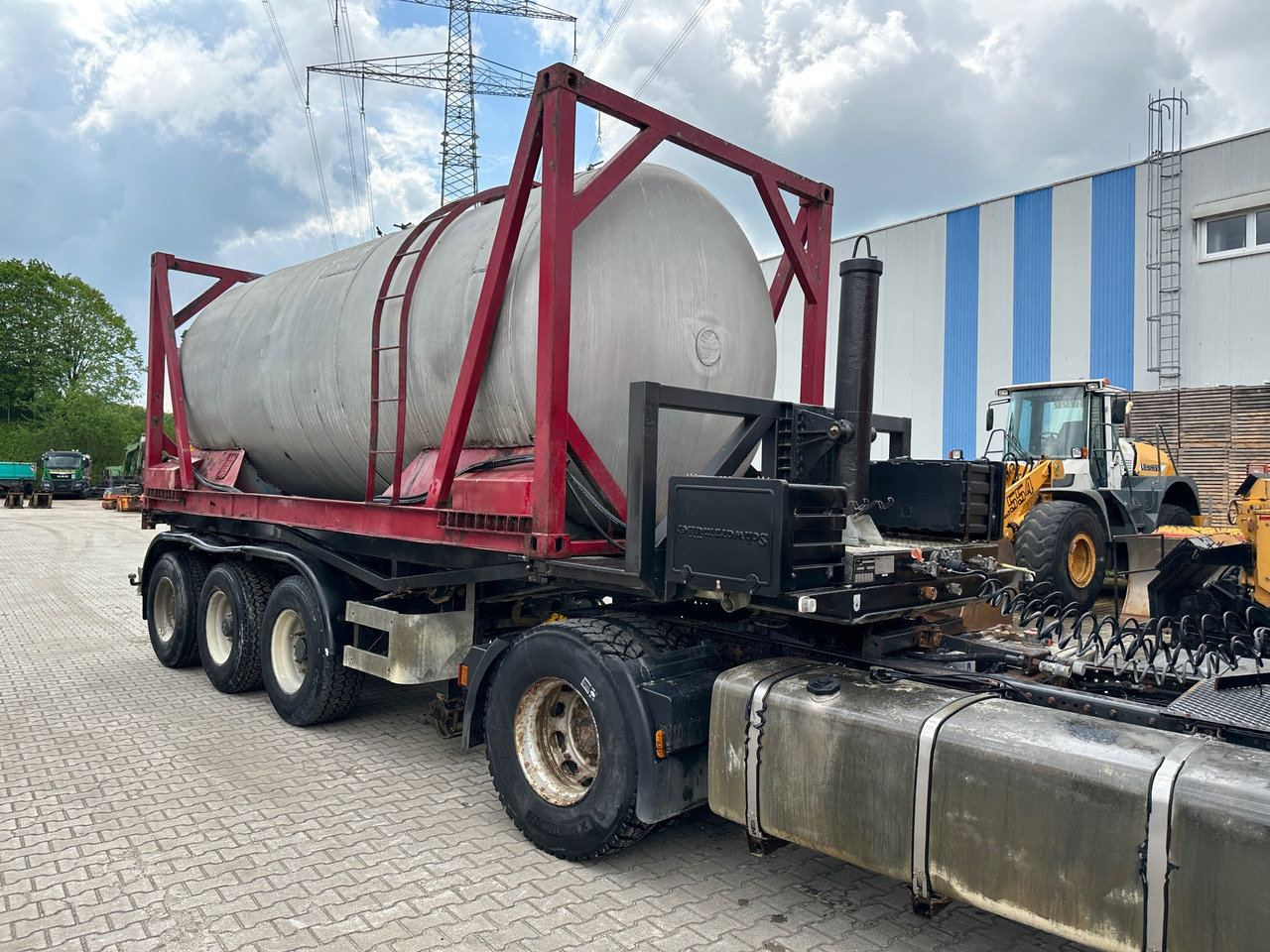 Schmidt CKSA 10/22-20 20 ft Containerkippchassis mit Lebensmitteltank - Gjysmë rimorkio vetëshkarkuese: foto 5 Schmidt CKSA 10/22-20 20 ft Containerkippchassis mit Lebensmitteltank - Gjysmë rimorkio vetëshkarkuese: foto 5