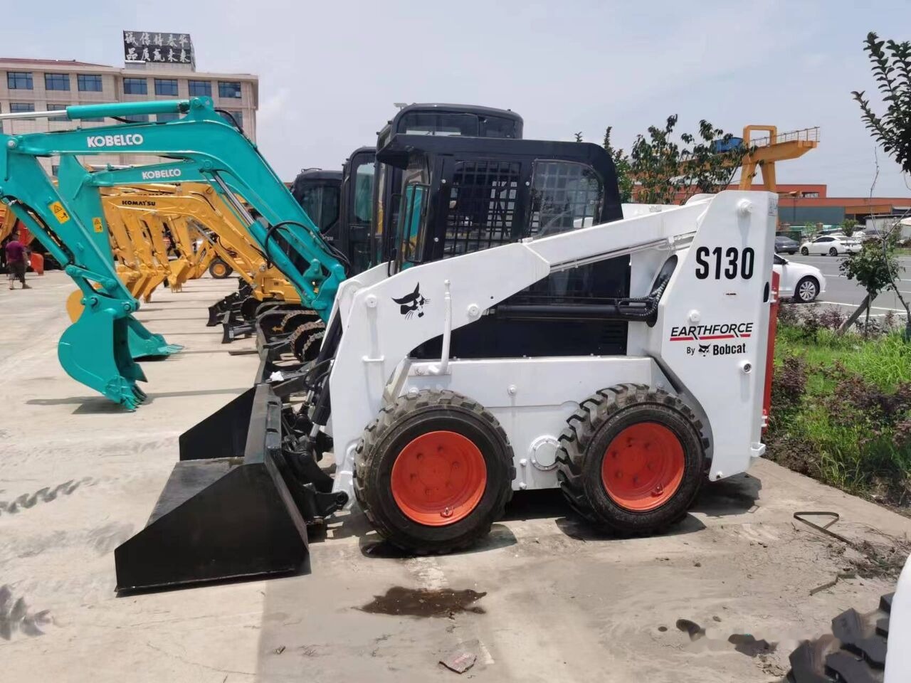 Bobcat S130 - Mini fadrom: foto 2 Bobcat S130 - Mini fadrom: foto 2