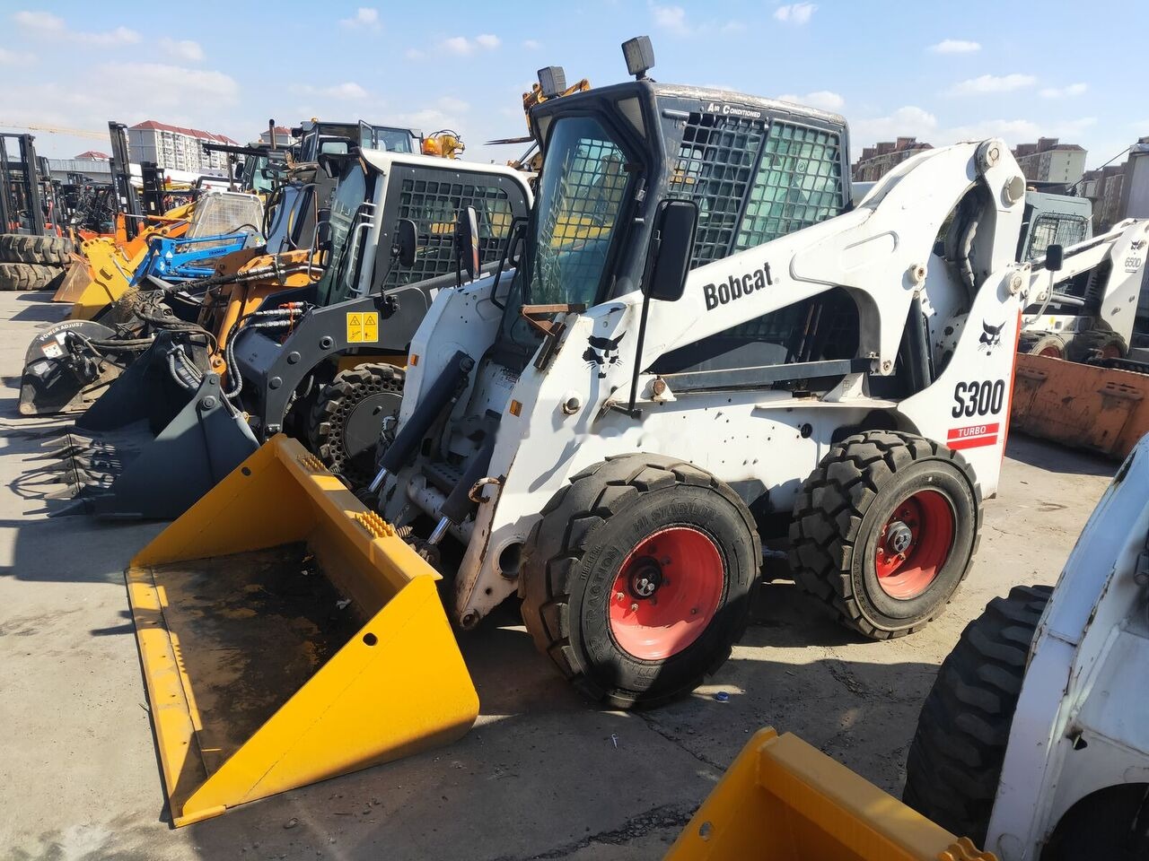 Bobcat S300 - Mini fadrom: foto 3 Bobcat S300 - Mini fadrom: foto 3
