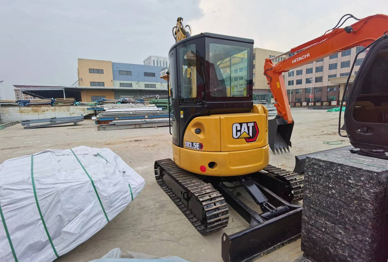 CATERPILLAR 303.5E - Miniekskavator: foto 2 CATERPILLAR 303.5E - Miniekskavator: foto 2