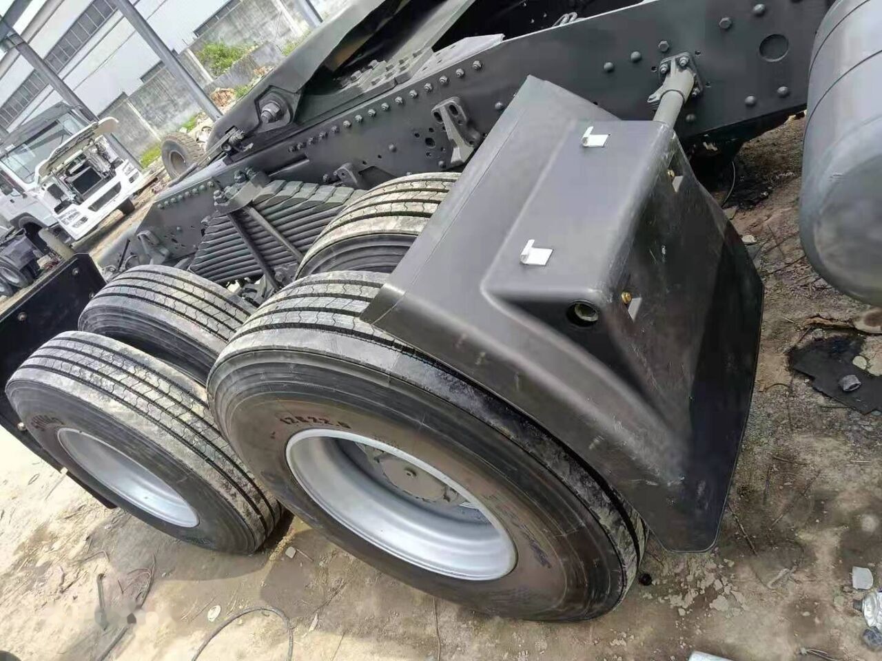 Gjysmë-kamion Sinotruk HOWO 371 Tractor: foto 8