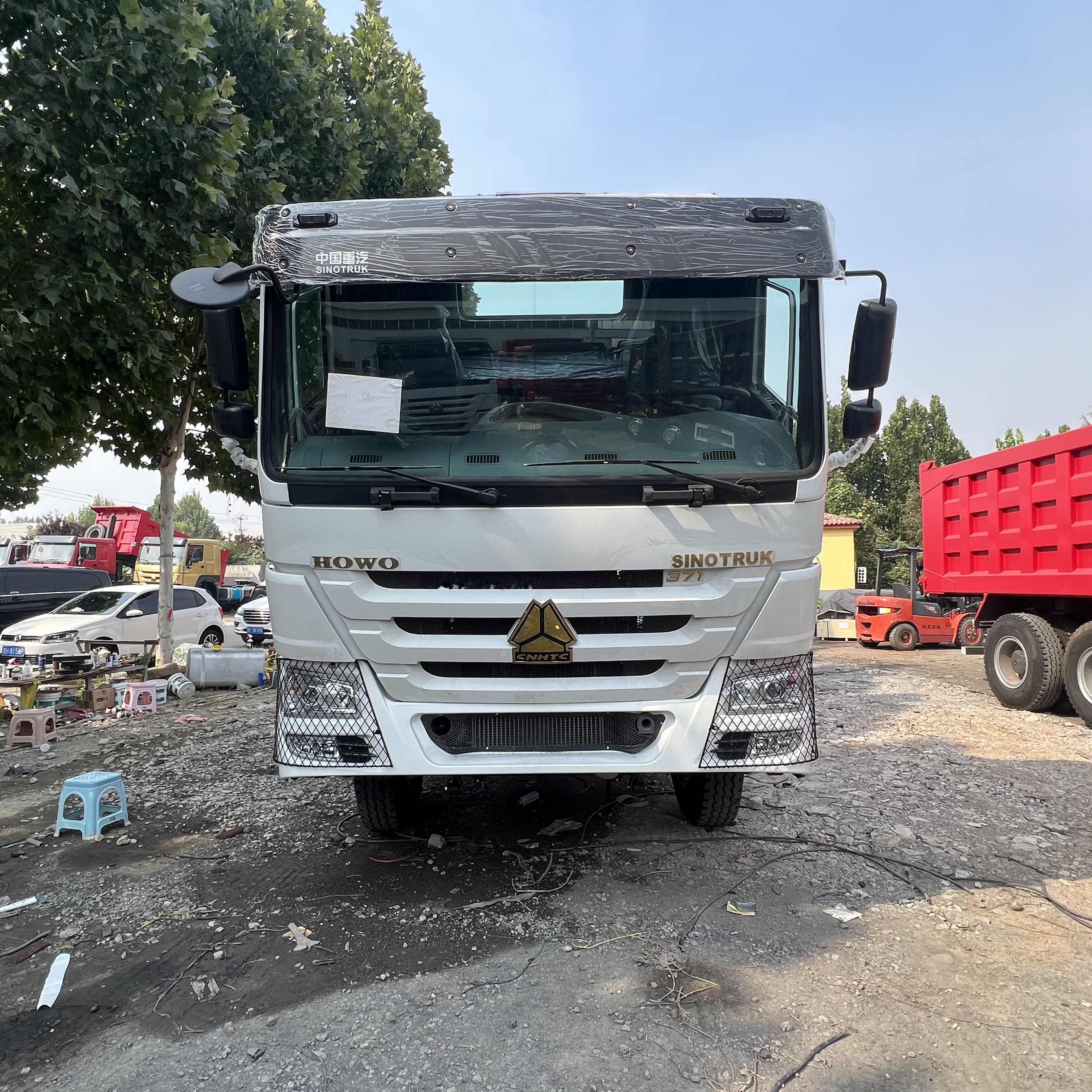 Sinotruk HOWO 371 Tractor - Gjysmë-kamion: foto 5 Sinotruk HOWO 371 Tractor - Gjysmë-kamion: foto 5