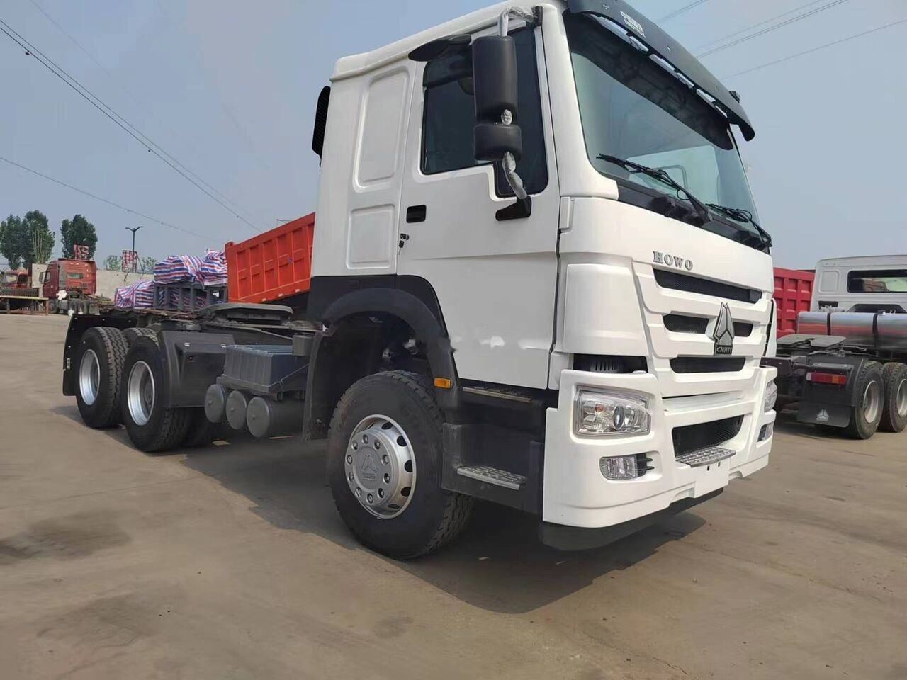 Sinotruk HOWO 420HP Tractor - Gjysmë-kamion: foto 1 Sinotruk HOWO 420HP Tractor - Gjysmë-kamion: foto 1