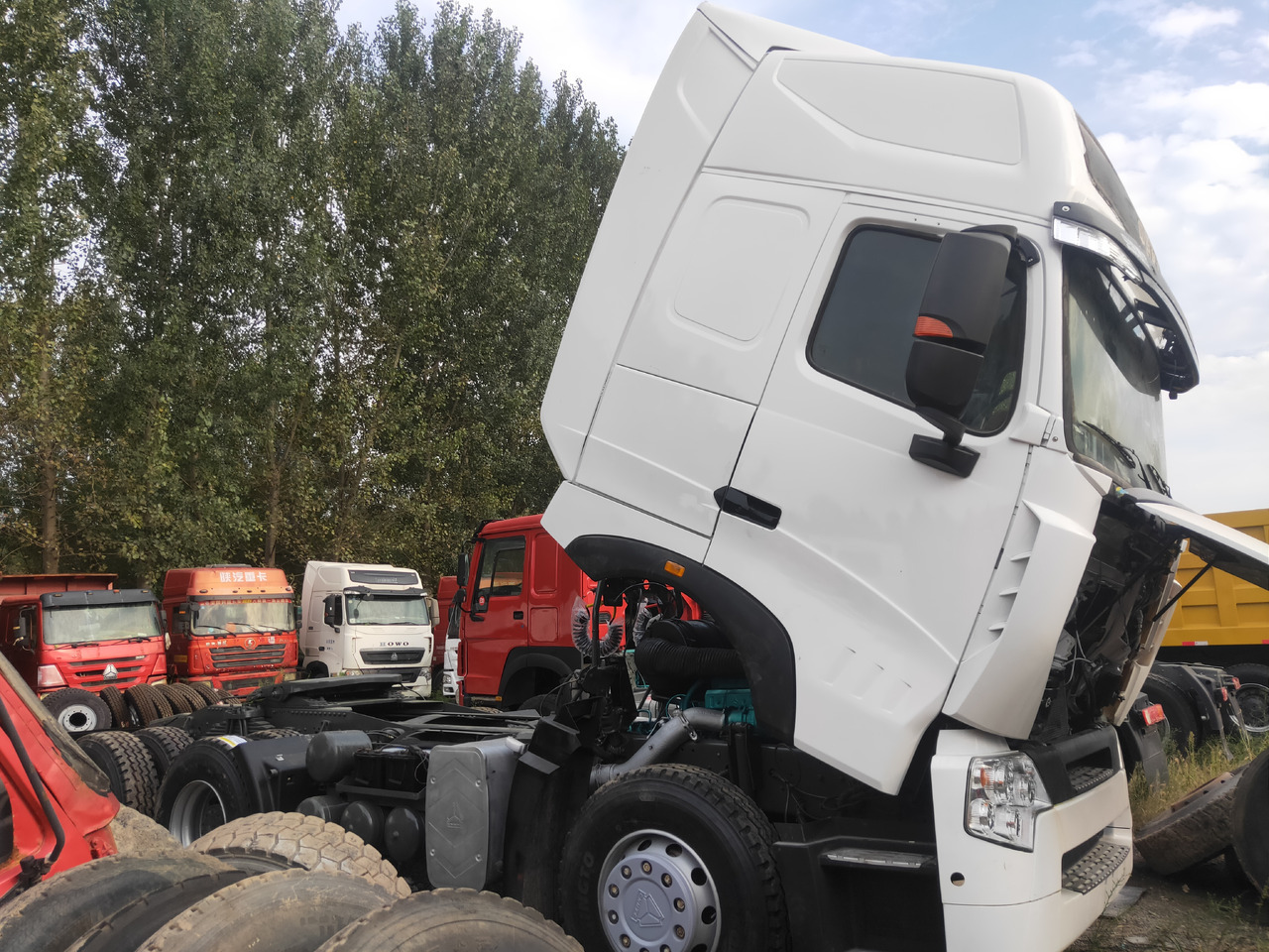 Gjysmë-kamion Sinotruk HOWO A7 6*4 Tractor: foto 9