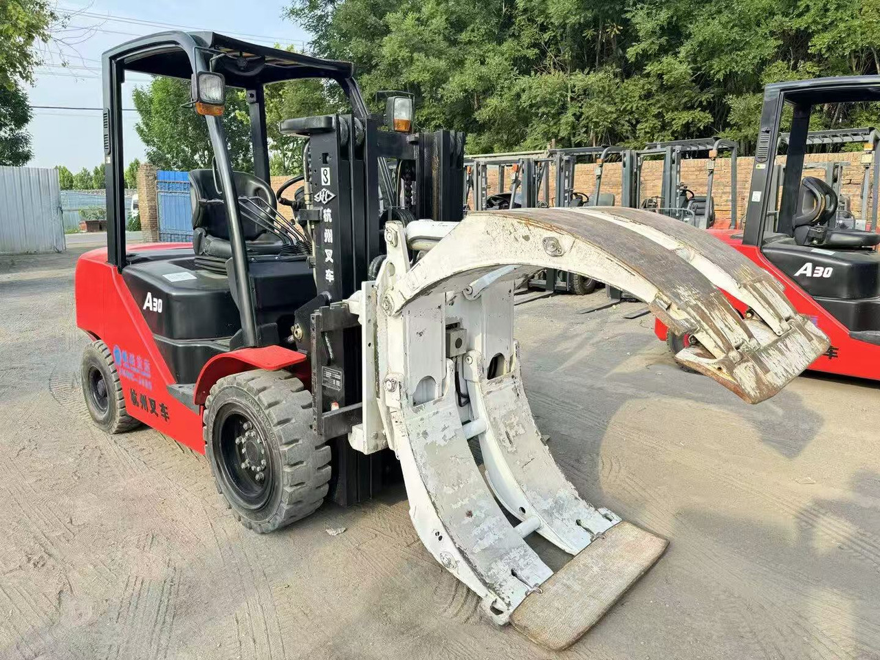HangCha A30 - Pirun më naftë: foto 2 HangCha A30 - Pirun më naftë: foto 2