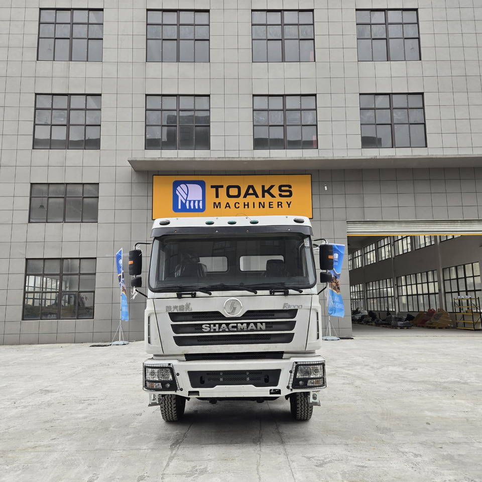 SHACMAN F3000 6*4 - Kamion vetëshkarkues: foto 3 SHACMAN F3000 6*4 - Kamion vetëshkarkues: foto 3