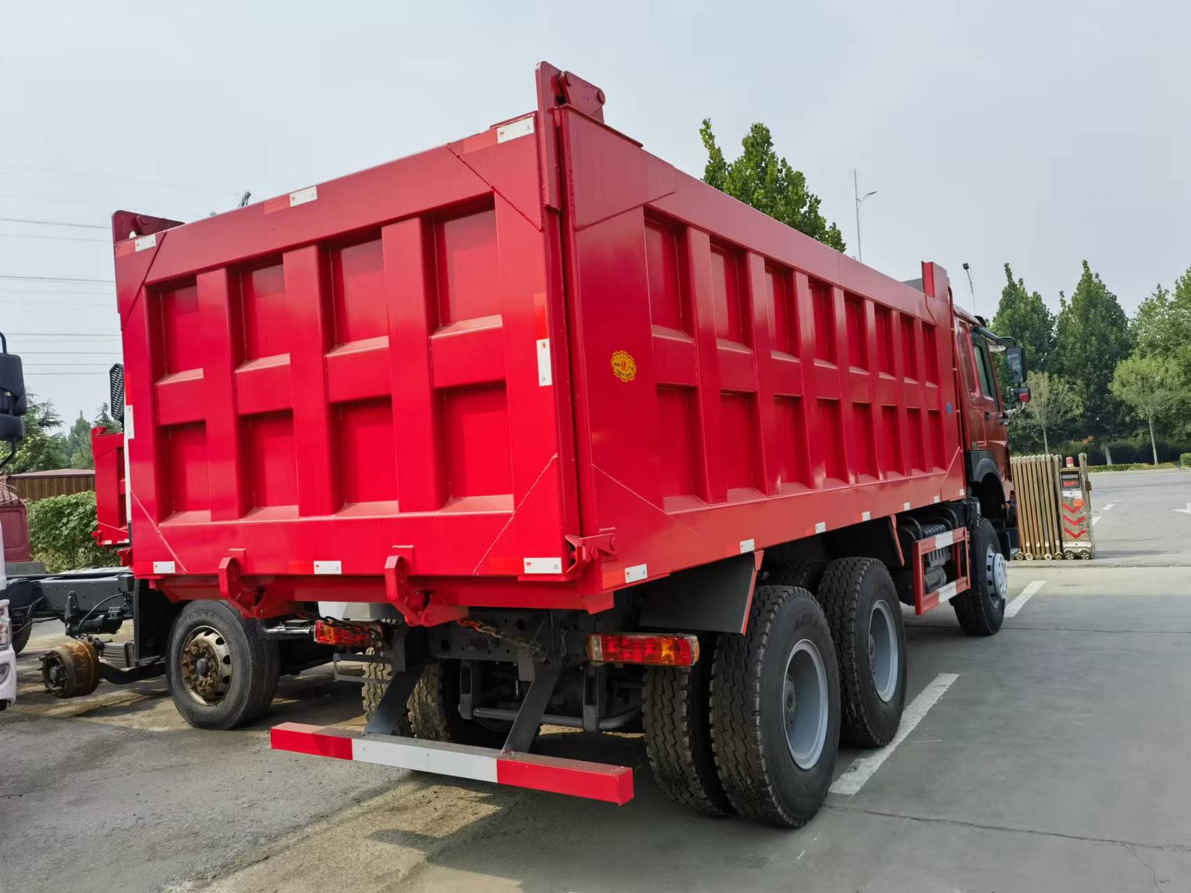 Kamion vetëshkarkues Sinotruk HOWO 371 6*4 Dump truck: foto 8
