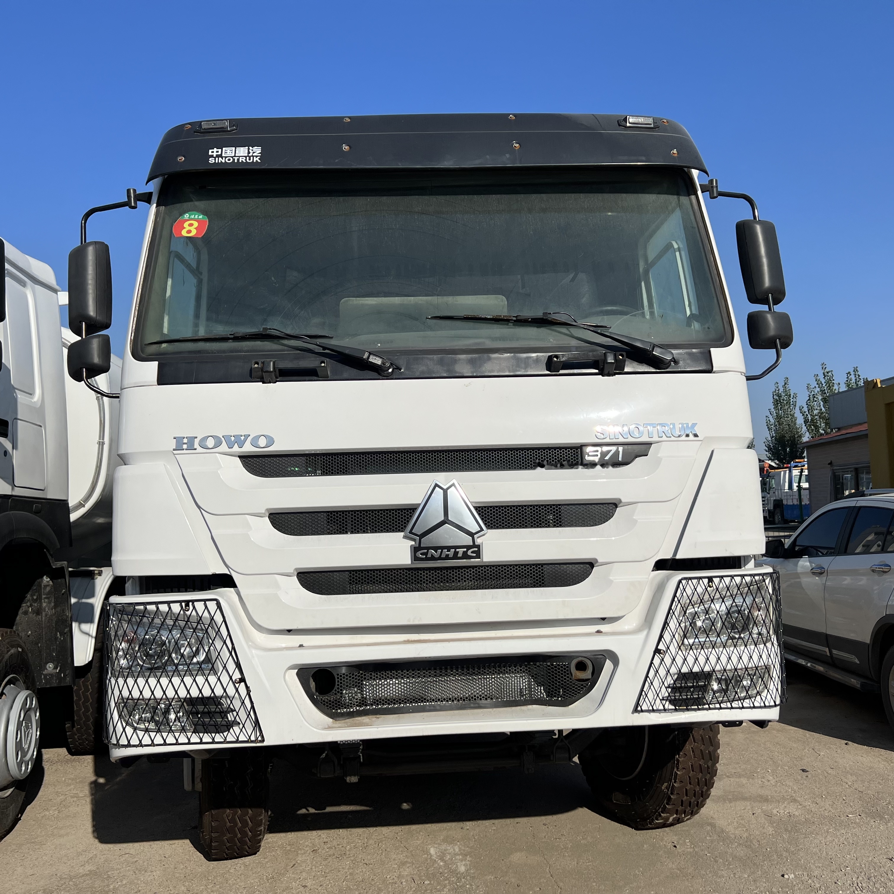 Sinotruk HOWO 371 6*4 Dump truck - Kamion vetëshkarkues: foto 1 Sinotruk HOWO 371 6*4 Dump truck - Kamion vetëshkarkues: foto 1