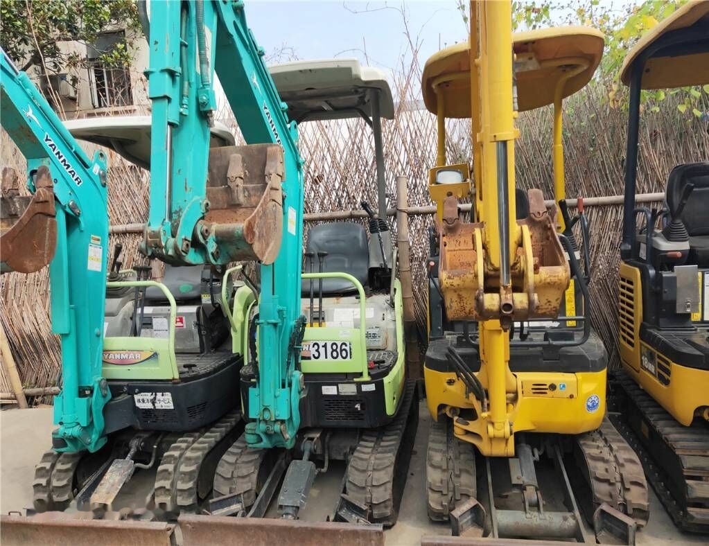 Yanmar Vio 17 - Miniekskavator: foto 1 Yanmar Vio 17 - Miniekskavator: foto 1
