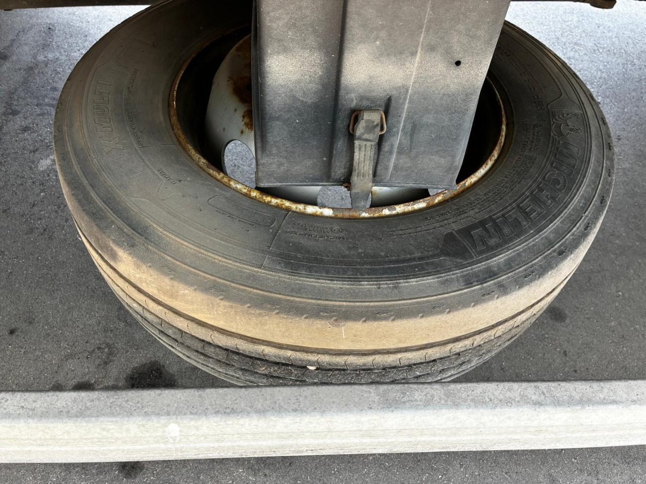 Caja cerrada IVECO Eurocargo ML 120 E22 - Kamion vagonetë: foto 5 Caja cerrada IVECO Eurocargo ML 120 E22 - Kamion vagonetë: foto 5