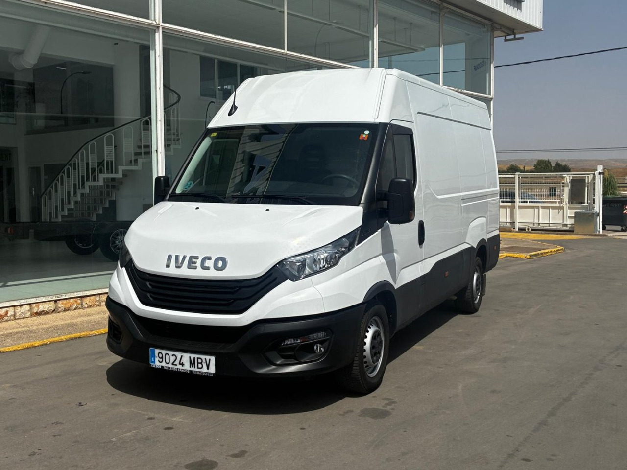 Furgón IVECO 35S14 V 12m3 - Furgon: foto 1 Furgón IVECO 35S14 V 12m3 - Furgon: foto 1
