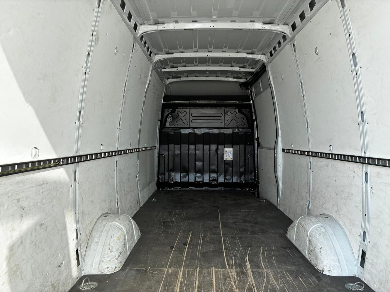 Furgón IVECO 35S14 V 16m3 - Furgon: foto 5 Furgón IVECO 35S14 V 16m3 - Furgon: foto 5