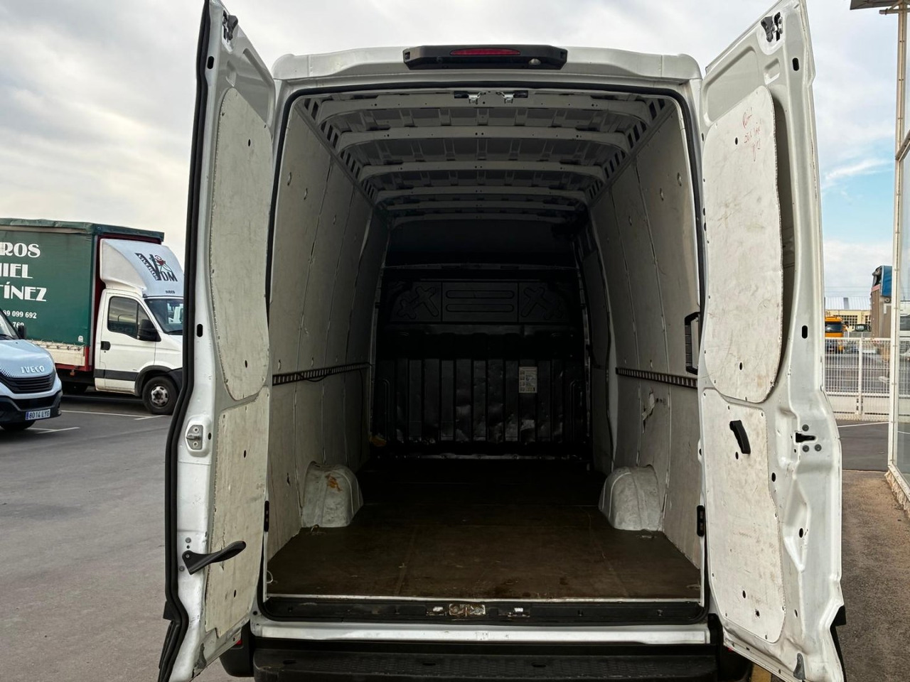 Furgón IVECO 35S14 V 16m3 - Furgon: foto 5 Furgón IVECO 35S14 V 16m3 - Furgon: foto 5