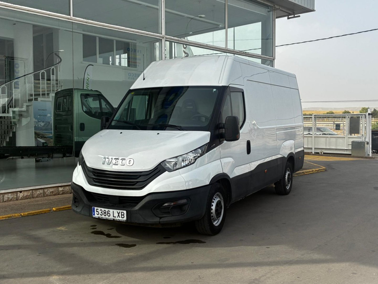Furgón IVECO 35S16 V 12m3 - Furgon: foto 1 Furgón IVECO 35S16 V 12m3 - Furgon: foto 1