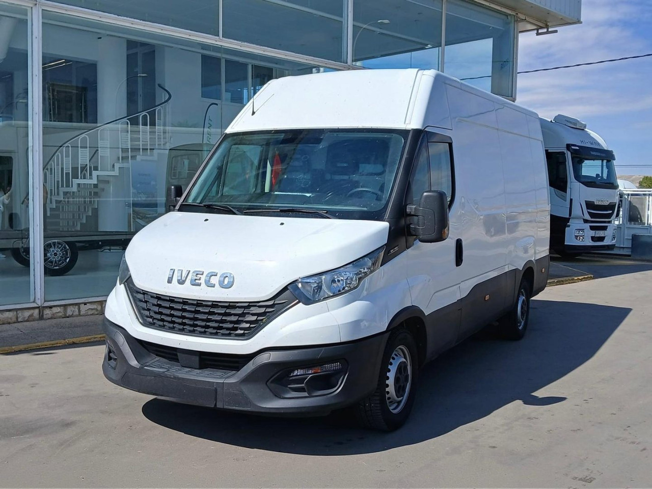 Furgón IVECO 35S16 V 12m3 - Furgon: foto 1 Furgón IVECO 35S16 V 12m3 - Furgon: foto 1