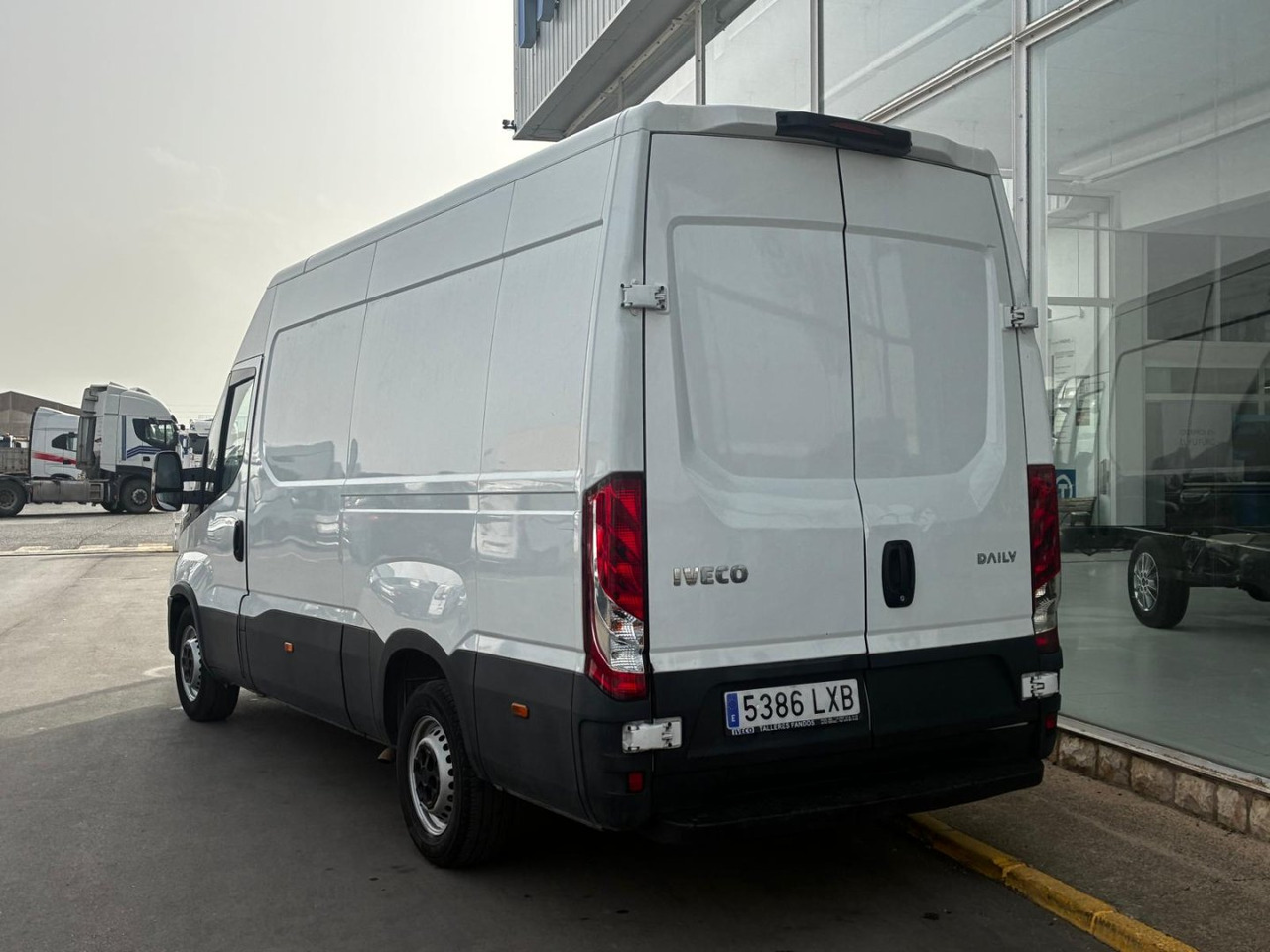 Furgón IVECO 35S16 V 12m3 - Furgon: foto 4 Furgón IVECO 35S16 V 12m3 - Furgon: foto 4