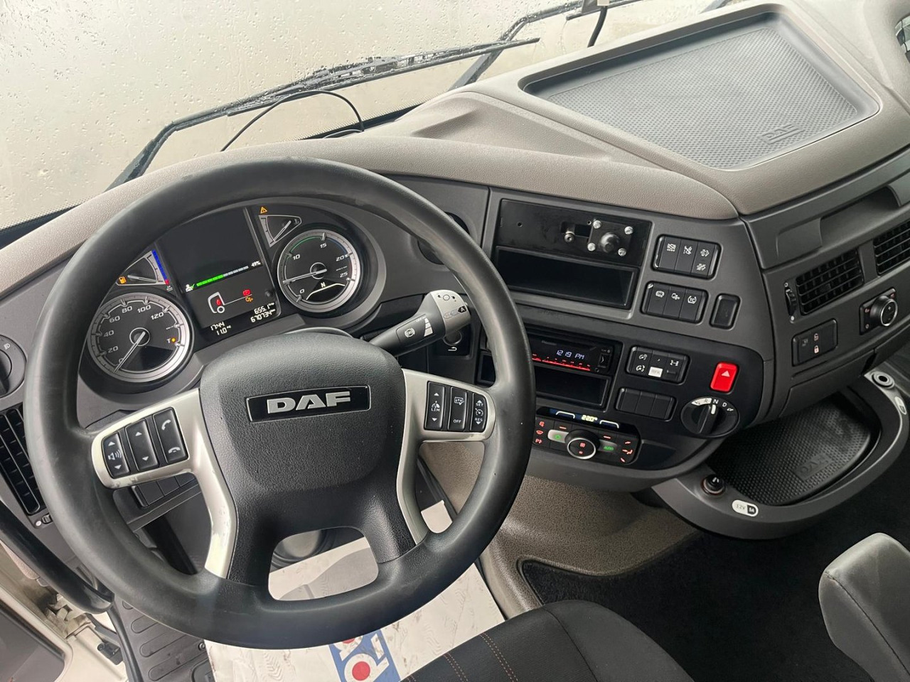Gjysmë-kamion Cabeza Tractora DAF 480 AUTOMATICA CON INTARDER: foto 13