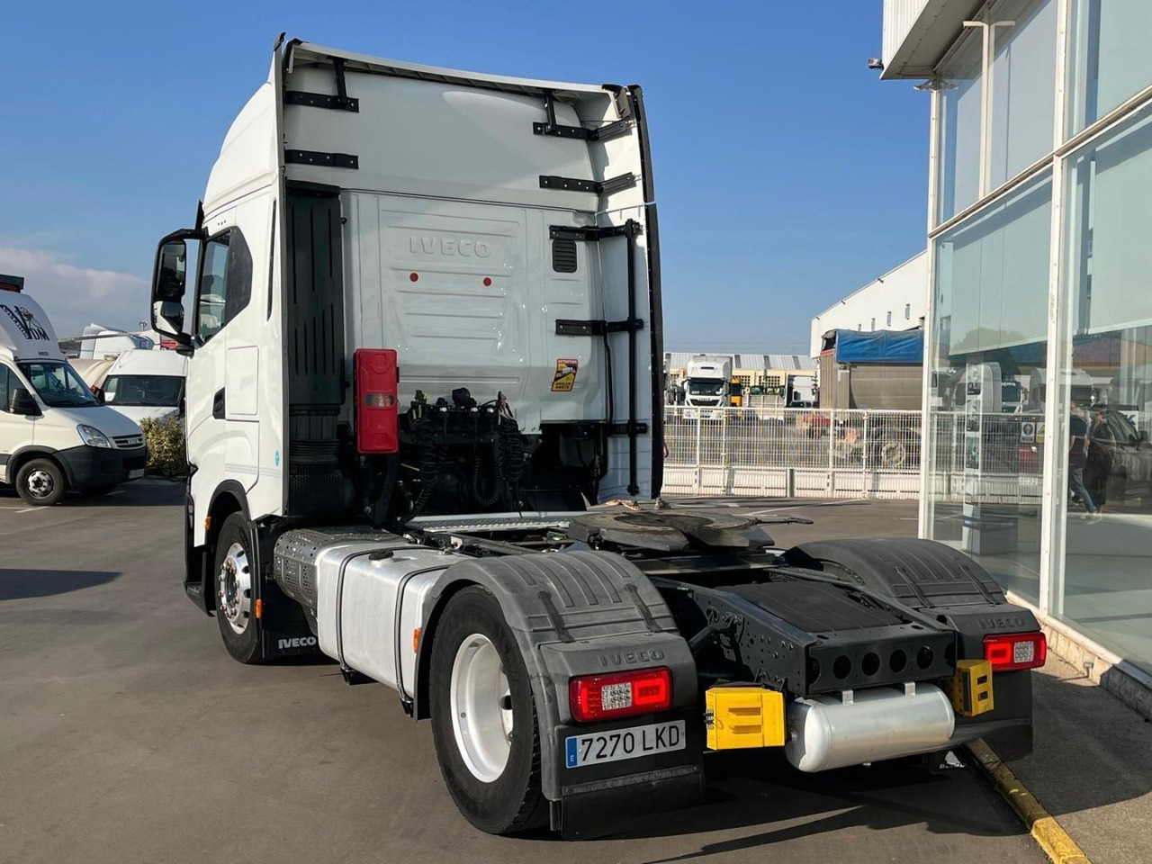 Cabeza Tractora IVECO 460 AUTOMATICO CON INTARDER - Gjysmë-kamion: foto 4 Cabeza Tractora IVECO 460 AUTOMATICO CON INTARDER - Gjysmë-kamion: foto 4