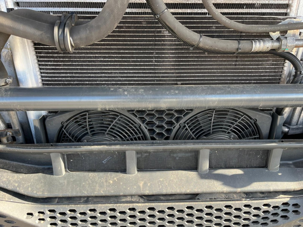 Cabeza Tractora IVECO 460 AUTOMATICO CON INTARDER - Gjysmë-kamion: foto 5 Cabeza Tractora IVECO 460 AUTOMATICO CON INTARDER - Gjysmë-kamion: foto 5