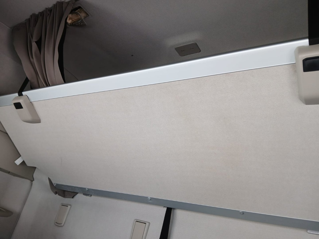 Gjysmë-kamion Cabeza Tractora IVECO 460 AUTOMATICO INTARDER ADR: foto 8 Gjysmë-kamion Cabeza Tractora IVECO 460 AUTOMATICO INTARDER ADR: foto 8