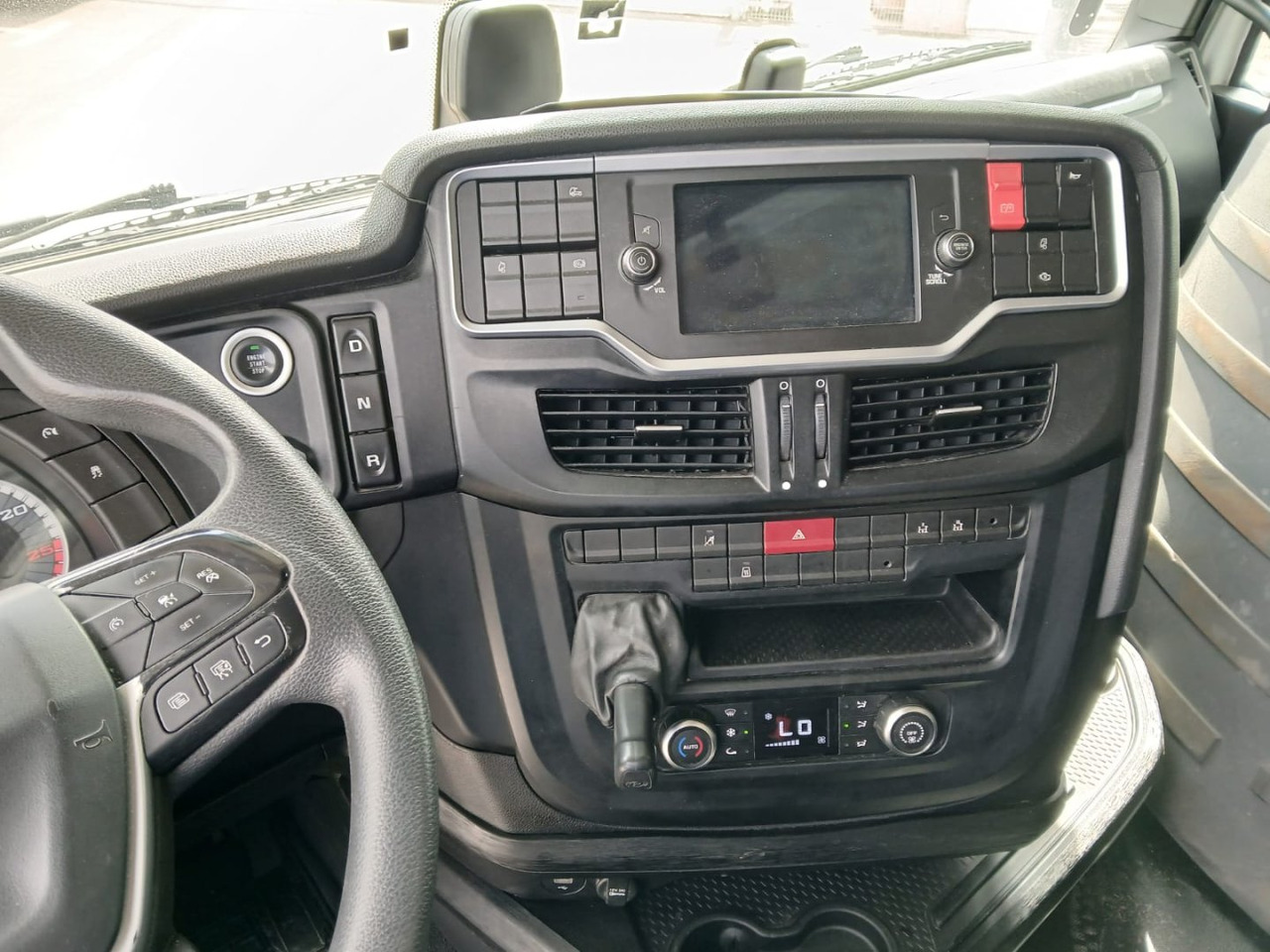 Gjysmë-kamion Cabeza Tractora IVECO 460 AUTOMATICO INTARDER ADR: foto 7 Gjysmë-kamion Cabeza Tractora IVECO 460 AUTOMATICO INTARDER ADR: foto 7