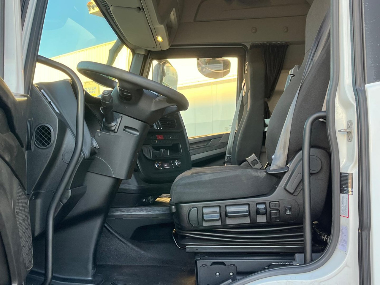 Gjysmë-kamion Cabeza Tractora IVECO 480 AUTOMATICO CON INTARDER: foto 6 Gjysmë-kamion Cabeza Tractora IVECO 480 AUTOMATICO CON INTARDER: foto 6