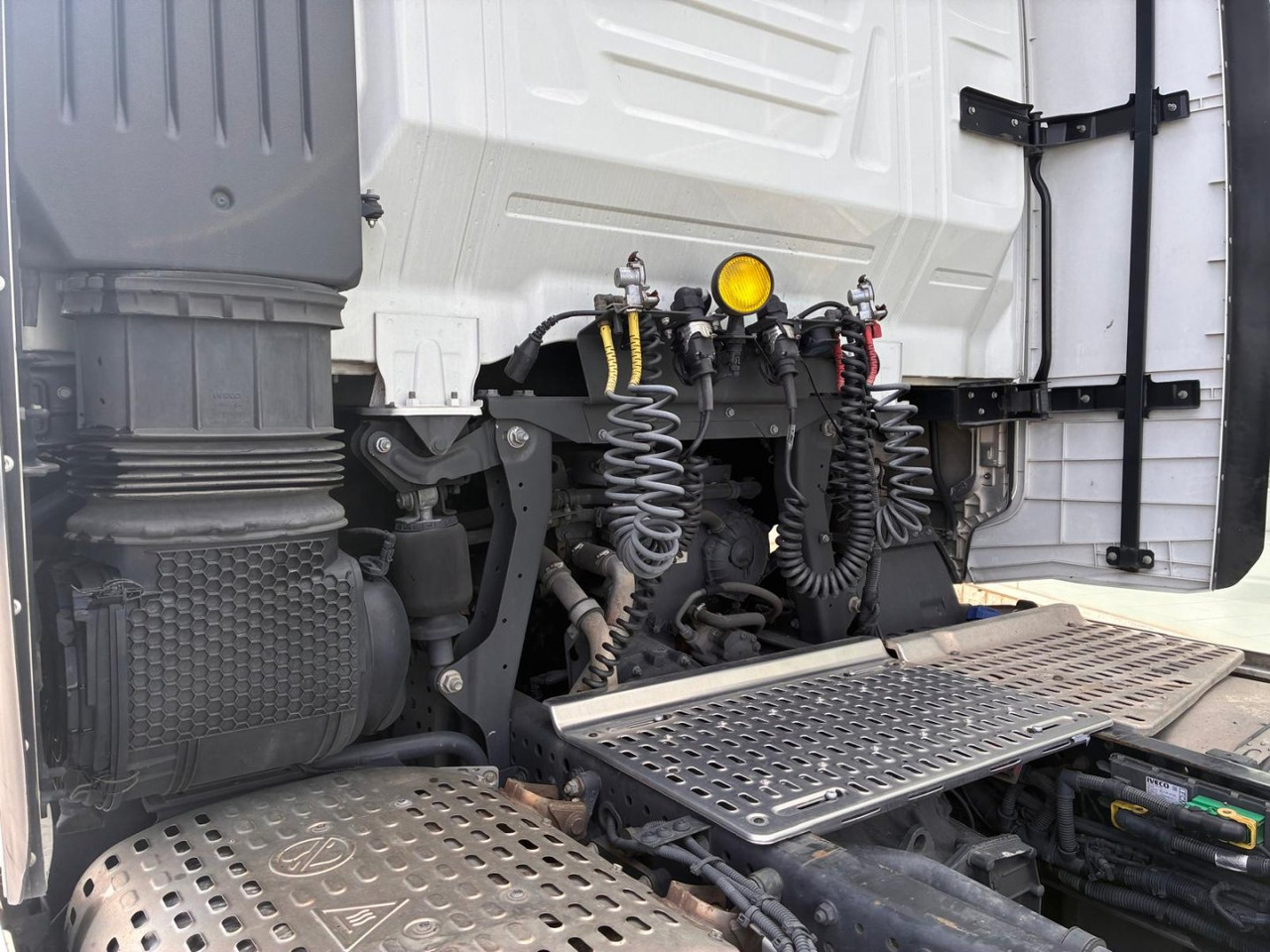 Cabeza Tractora IVECO S-WAY 510 AUTOMATICO CON INTARDER - Gjysmë-kamion: foto 5 Cabeza Tractora IVECO S-WAY 510 AUTOMATICO CON INTARDER - Gjysmë-kamion: foto 5