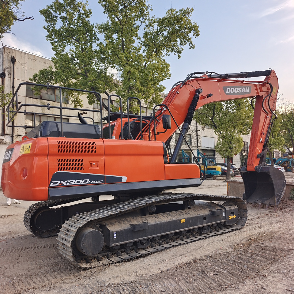 DOOSAN DX 300 LC - 9C - Ekskavator me zinxhirë: foto 2 DOOSAN DX 300 LC - 9C - Ekskavator me zinxhirë: foto 2
