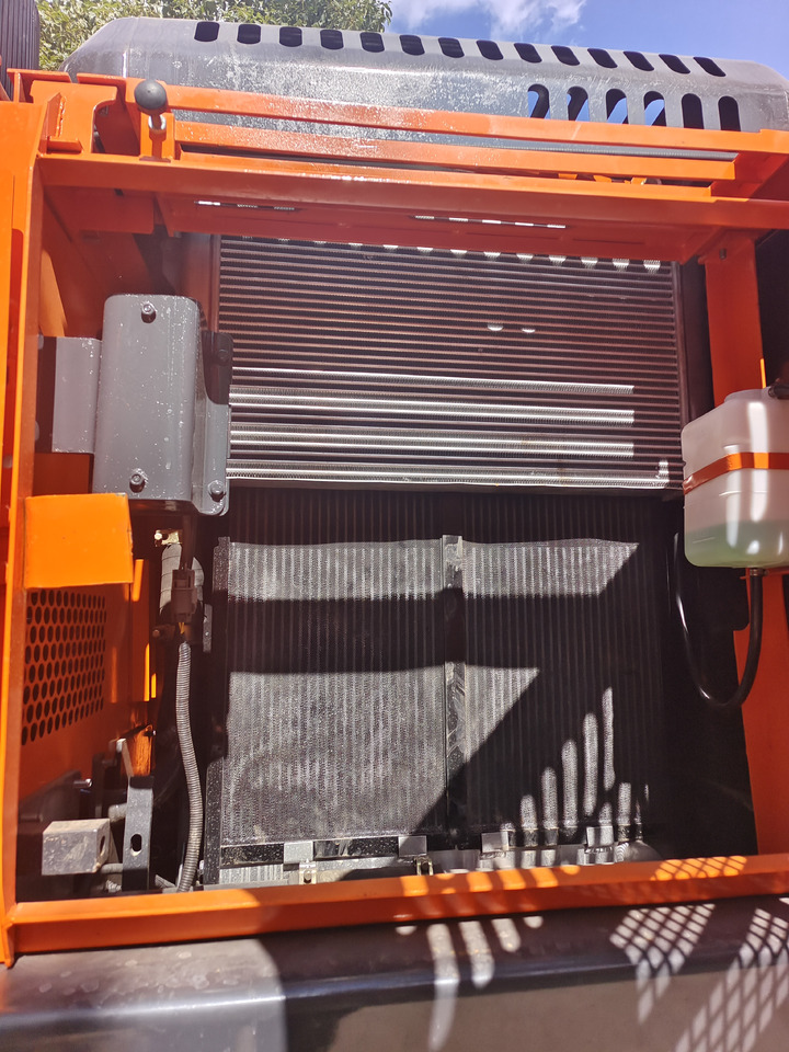 DOOSAN DX225 LCA DX 225 LC - 9C - Ekskavator me zinxhirë: foto 3 DOOSAN DX225 LCA DX 225 LC - 9C - Ekskavator me zinxhirë: foto 3