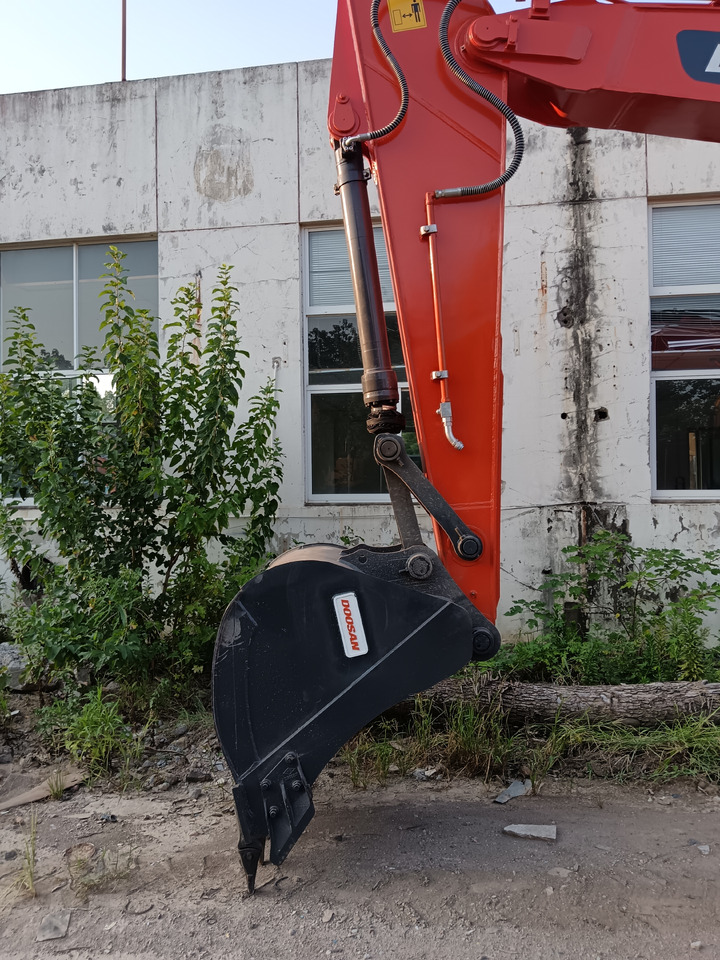 DOOSAN DX225LC-9C - Ekskavator me zinxhirë: foto 2 DOOSAN DX225LC-9C - Ekskavator me zinxhirë: foto 2