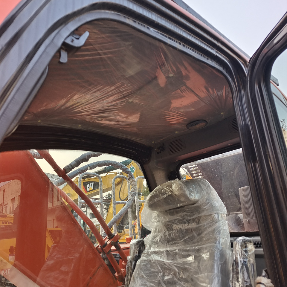 DOOSAN DX300LC-9C Doosan DX 300 LC - 9 C - Ekskavator me zinxhirë: foto 4 DOOSAN DX300LC-9C Doosan DX 300 LC - 9 C - Ekskavator me zinxhirë: foto 4