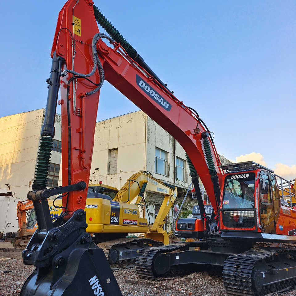 DOOSAN DX300LC-9C - Ekskavator me zinxhirë: foto 5 DOOSAN DX300LC-9C - Ekskavator me zinxhirë: foto 5