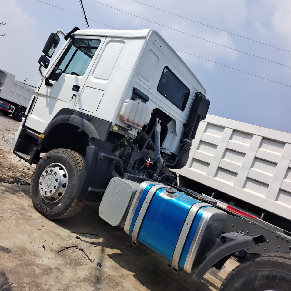 SINOTRUK HOWO 371 375 380 400 420 460 HP - Gjysmë-kamion: foto 1 SINOTRUK HOWO 371 375 380 400 420 460 HP - Gjysmë-kamion: foto 1