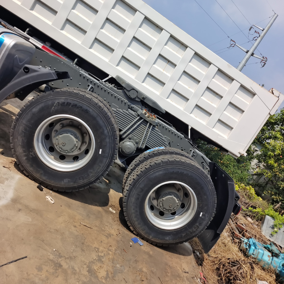 SINOTRUK HOWO 371 375 380 400 420 460 HP - Gjysmë-kamion: foto 2 SINOTRUK HOWO 371 375 380 400 420 460 HP - Gjysmë-kamion: foto 2