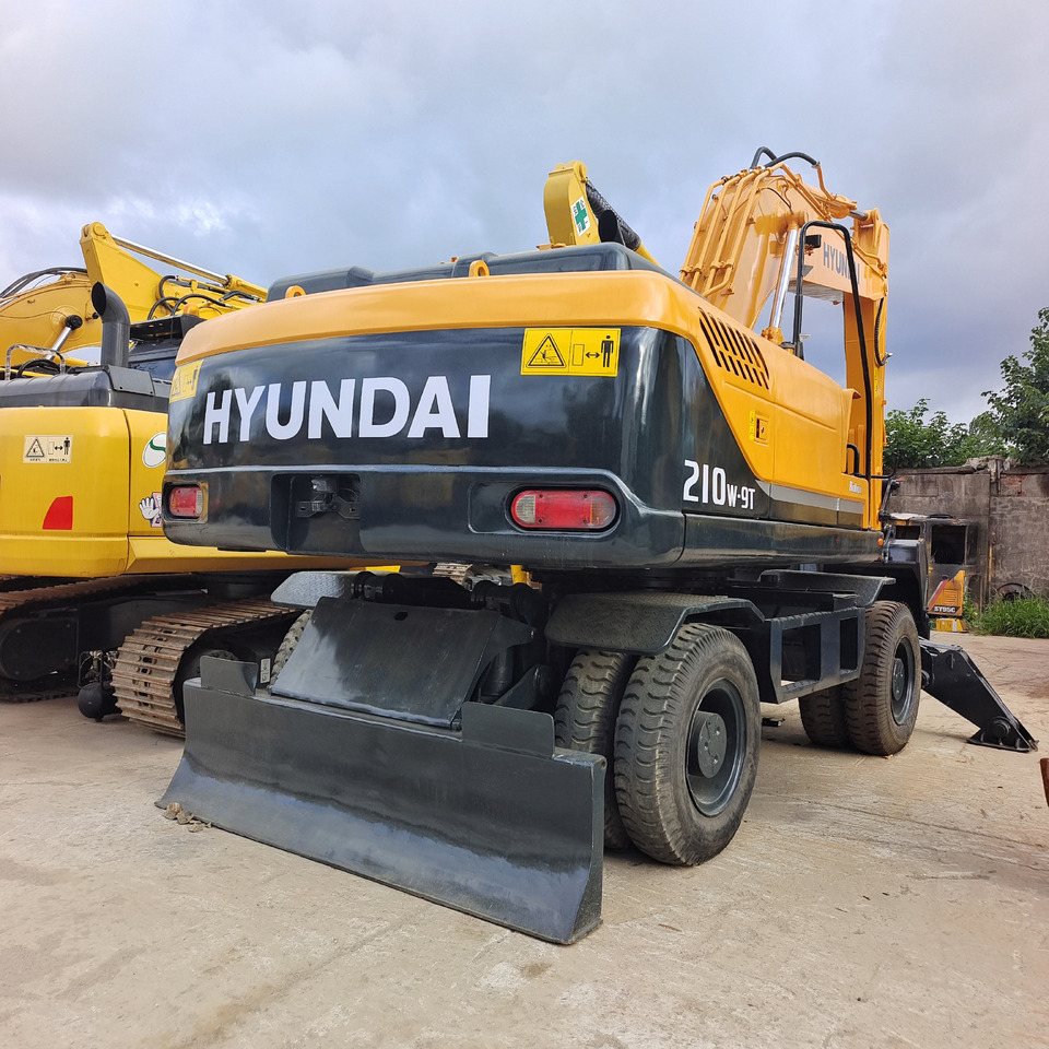 HYUNDAI 210w-9t ROBEX 210W - 9T 210W-9S - Ekskavator me goma: foto 1 HYUNDAI 210w-9t ROBEX 210W - 9T 210W-9S - Ekskavator me goma: foto 1