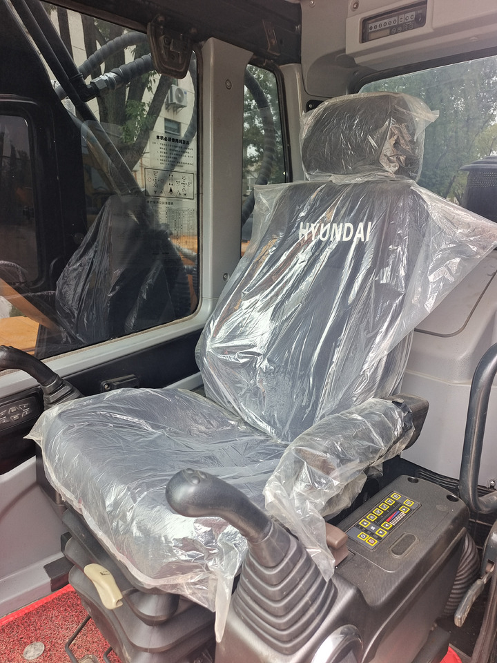 HYUNDAI 220-9S - Ekskavator me zinxhirë: foto 2 HYUNDAI 220-9S - Ekskavator me zinxhirë: foto 2