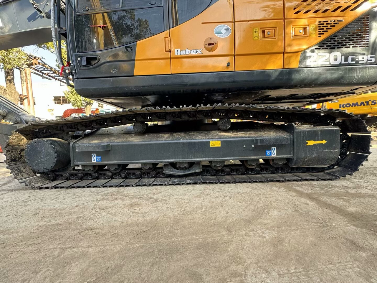 HYUNDAI 220LC-9S 220LC-9T - Ekskavator me zinxhirë: foto 4 HYUNDAI 220LC-9S 220LC-9T - Ekskavator me zinxhirë: foto 4