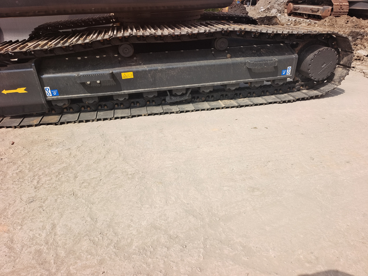 HYUNDAI HX220HD WITH 4 CAMERAS - Ekskavator me zinxhirë: foto 2 HYUNDAI HX220HD WITH 4 CAMERAS - Ekskavator me zinxhirë: foto 2