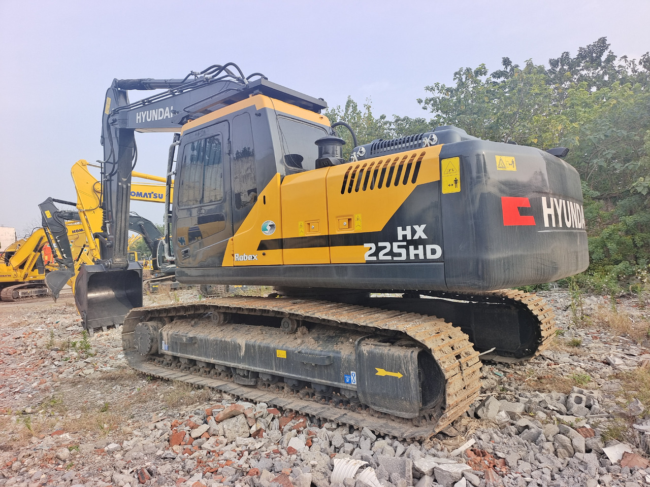 HYUNDAI HX225HD - Ekskavator me zinxhirë: foto 5 HYUNDAI HX225HD - Ekskavator me zinxhirë: foto 5