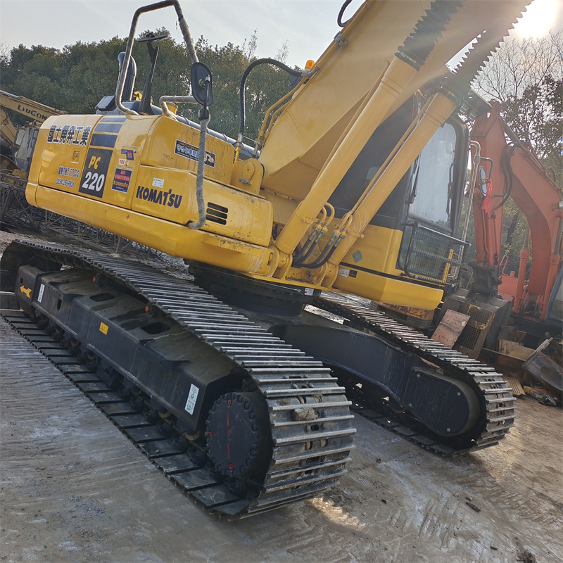 KOMATSU PC 220-8 N1 - Ekskavator me zinxhirë: foto 3 KOMATSU PC 220-8 N1 - Ekskavator me zinxhirë: foto 3