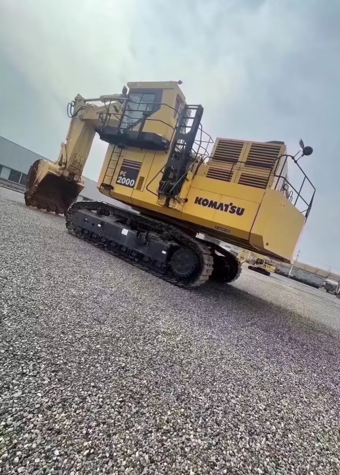 KOMATSU PC2000 200 ton MINING EXCAVATOR - Ekskavator me zinxhirë: foto 3 KOMATSU PC2000 200 ton MINING EXCAVATOR - Ekskavator me zinxhirë: foto 3