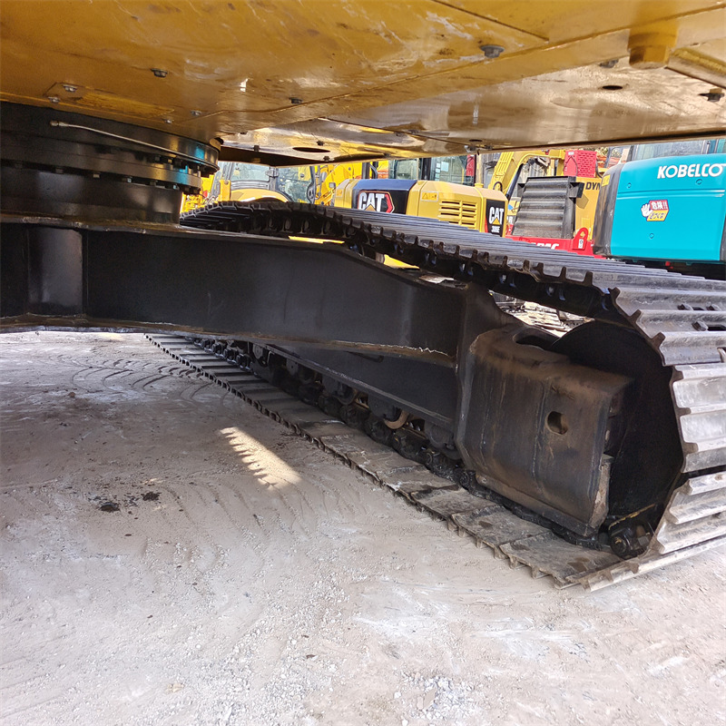 KOMATSU PC220LC PC220 PC220-8 - Ekskavator me zinxhirë: foto 3 KOMATSU PC220LC PC220 PC220-8 - Ekskavator me zinxhirë: foto 3