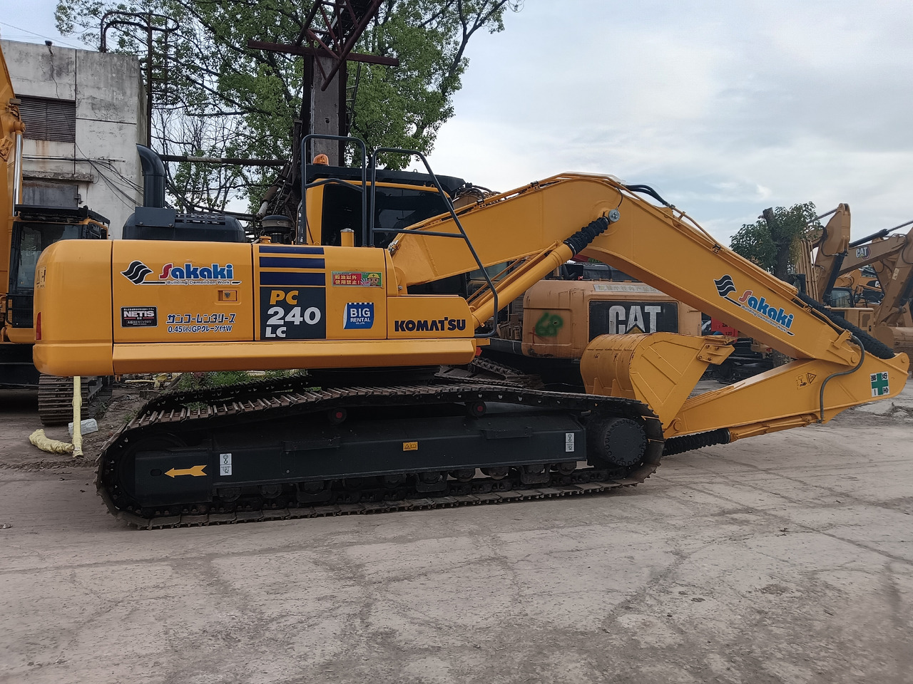 KOMATSU PC240LC - Ekskavator me zinxhirë: foto 2 KOMATSU PC240LC - Ekskavator me zinxhirë: foto 2