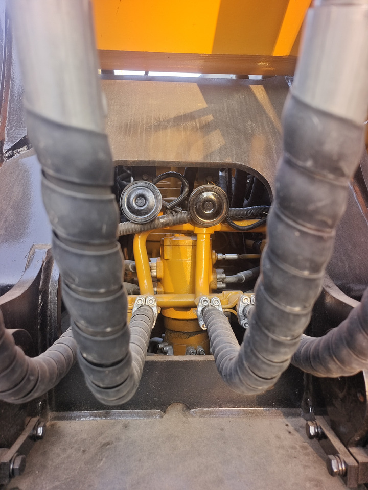 SANY 215H - Ekskavator me zinxhirë: foto 5 SANY 215H - Ekskavator me zinxhirë: foto 5