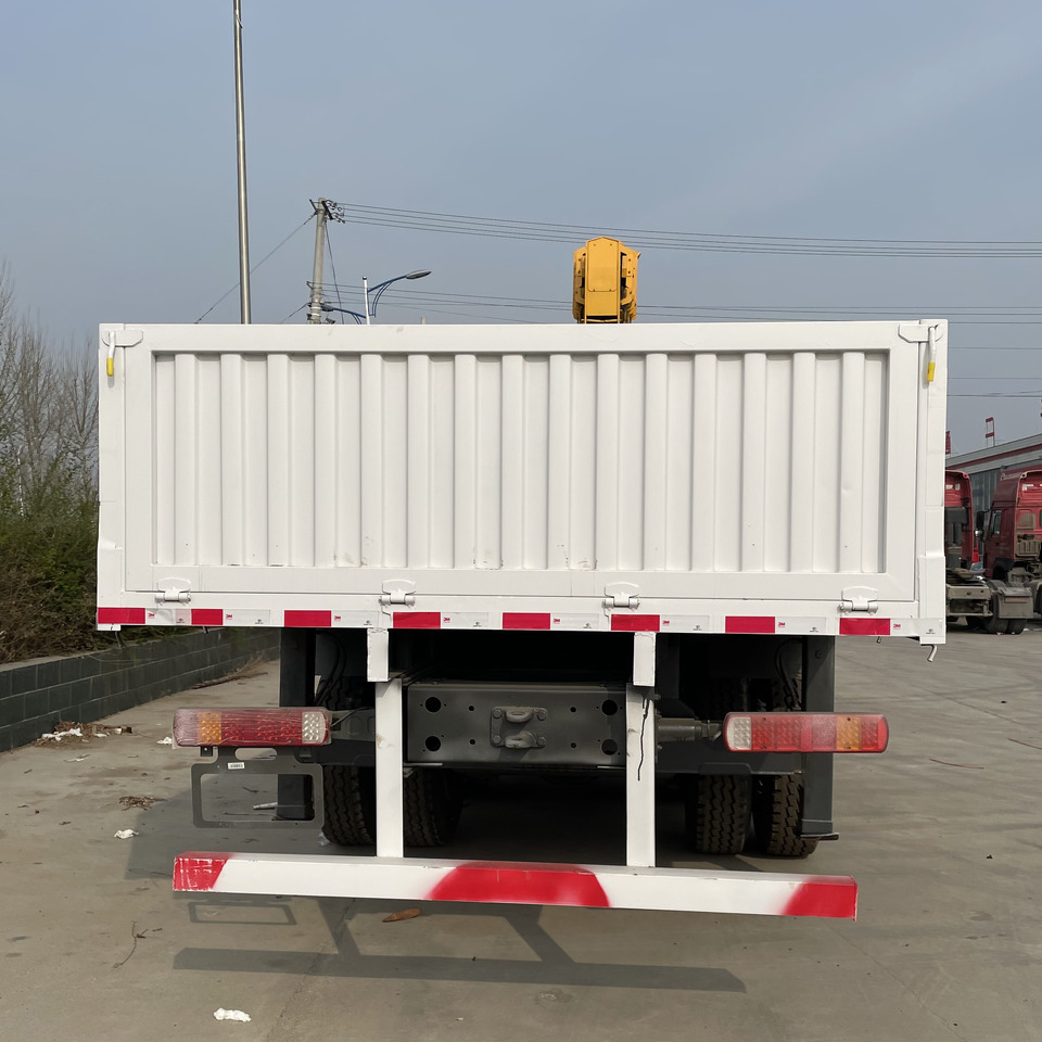 SINOTRUK HOWO 8 TON Knuckle Boom Crane TRUCK MOUNTED CRANE - Kamion me vinç: foto 5 SINOTRUK HOWO 8 TON Knuckle Boom Crane TRUCK MOUNTED CRANE - Kamion me vinç: foto 5