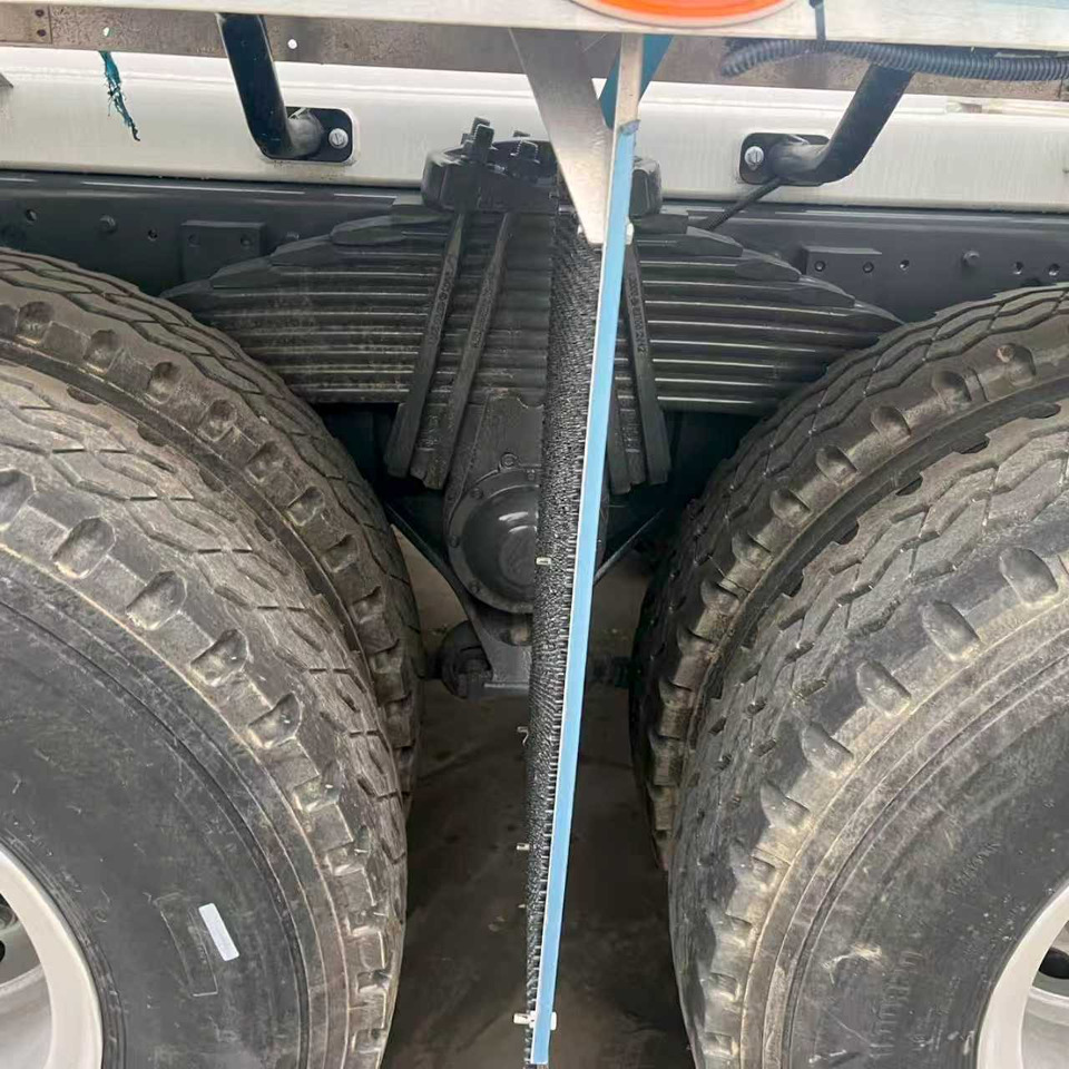 SINOTRUK HOWO TX350 EURO 5 - Autobetoniere: foto 5 SINOTRUK HOWO TX350 EURO 5 - Autobetoniere: foto 5