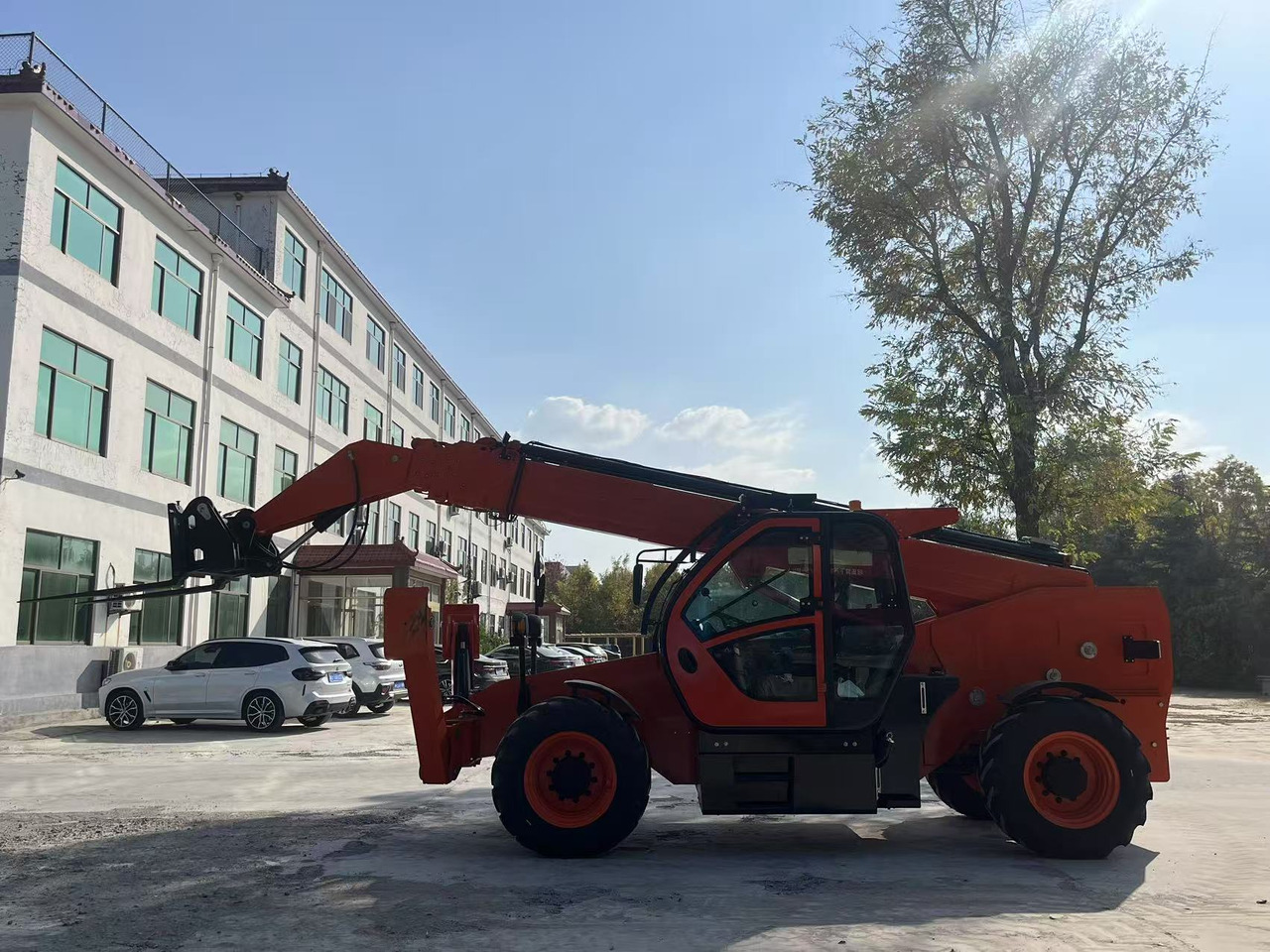 XCMG 17.5 METER BRAND NEW - Ekskavator teleskopik: foto 1 XCMG 17.5 METER BRAND NEW - Ekskavator teleskopik: foto 1