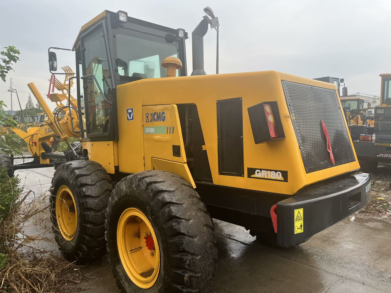 XCMG GR180 - Makinë niveluese: foto 3 XCMG GR180 - Makinë niveluese: foto 3